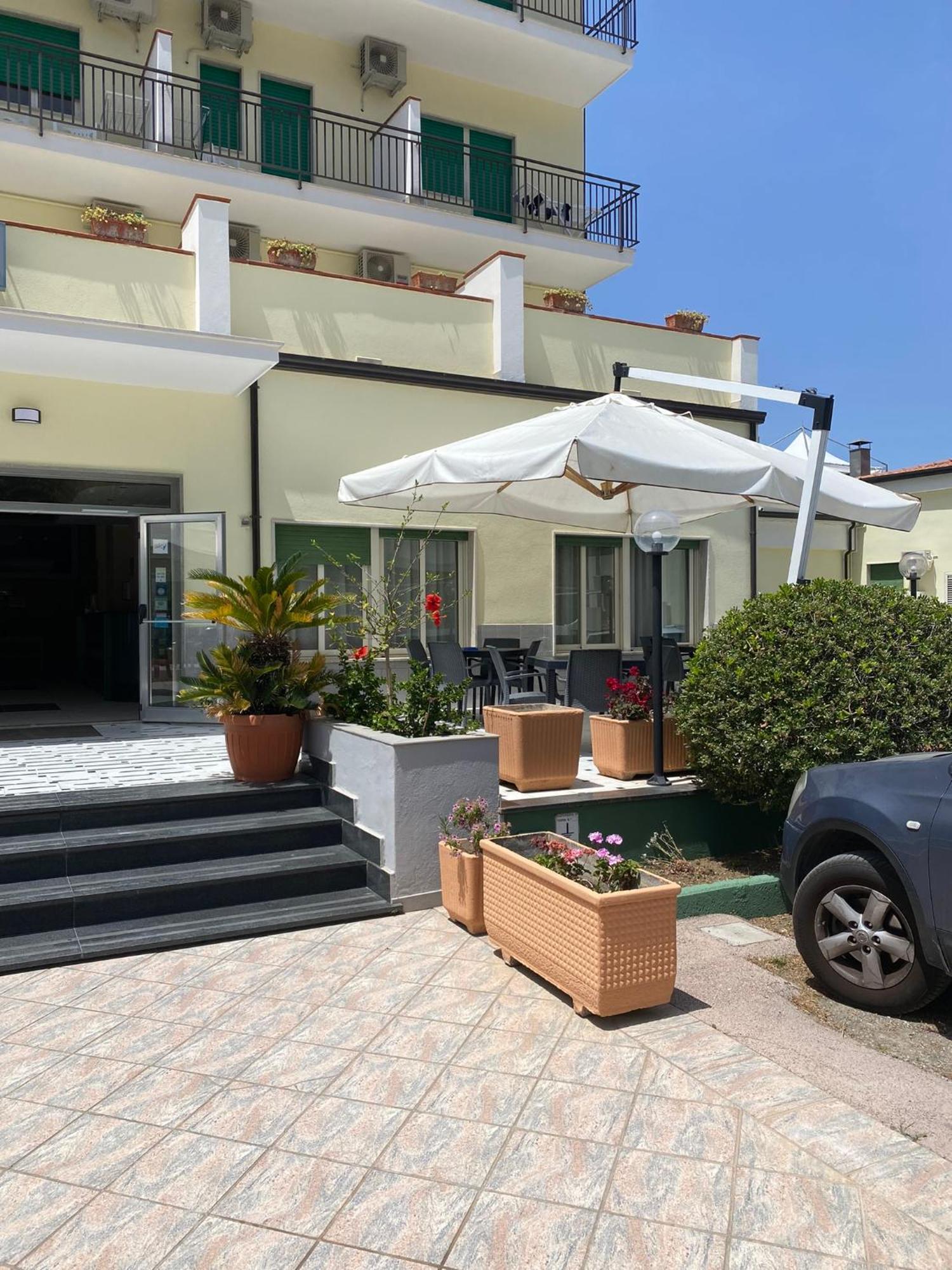Hotel Germania Praia a Mare Εξωτερικό φωτογραφία