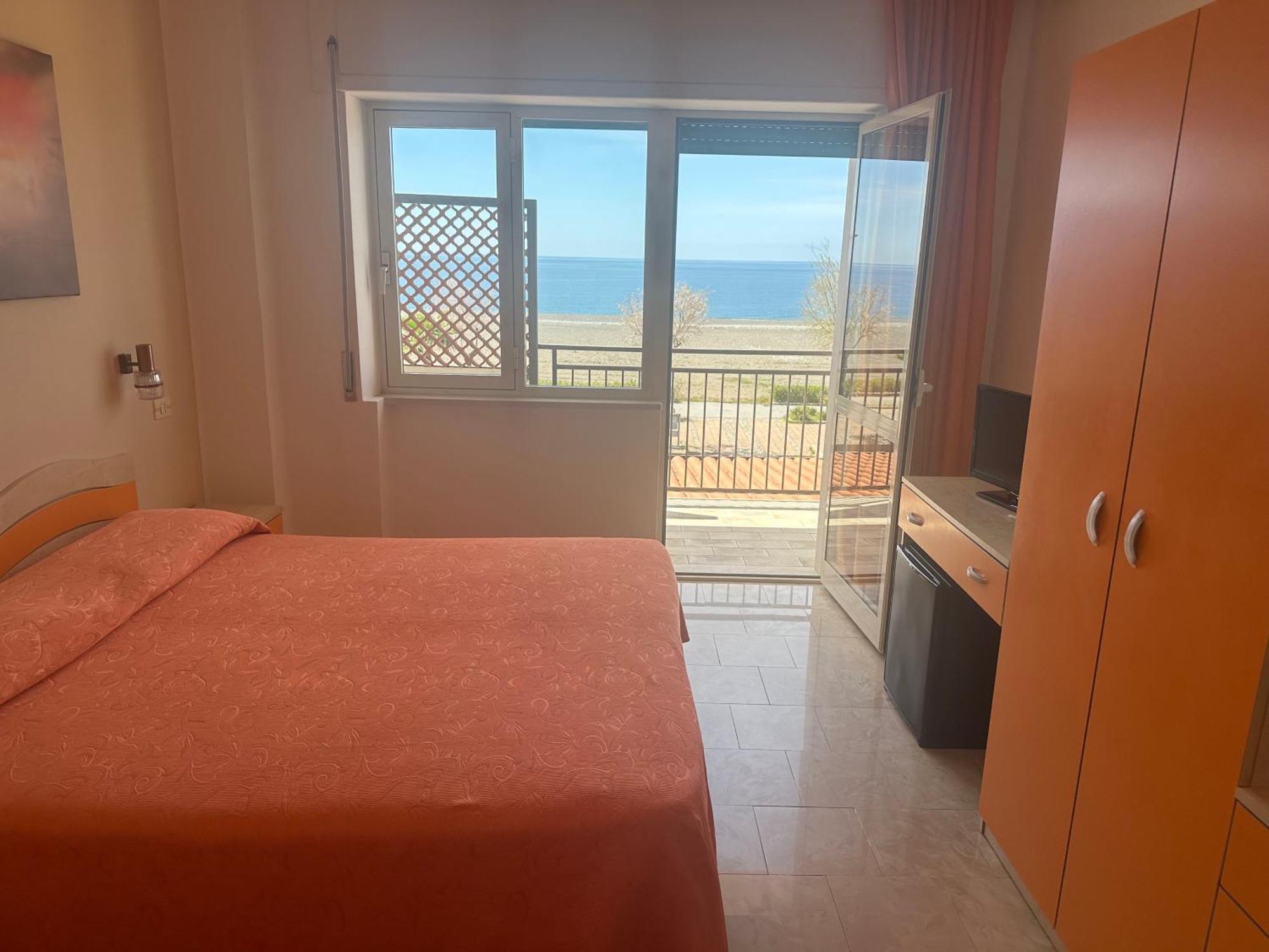 Hotel Germania Praia a Mare Εξωτερικό φωτογραφία