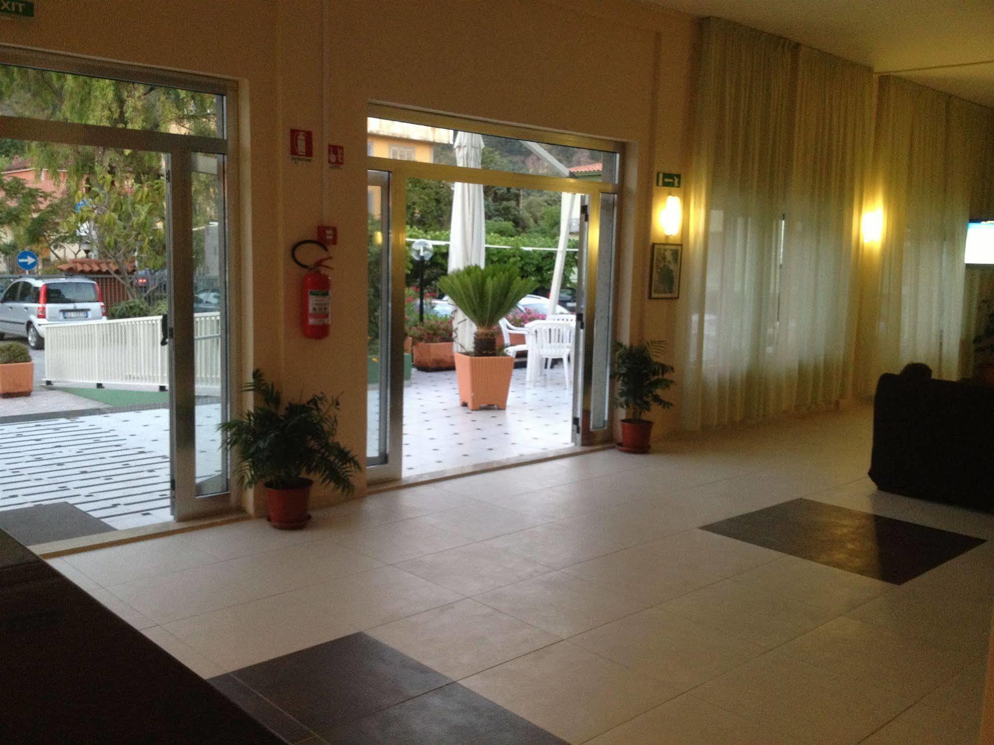Hotel Germania Praia a Mare Εξωτερικό φωτογραφία